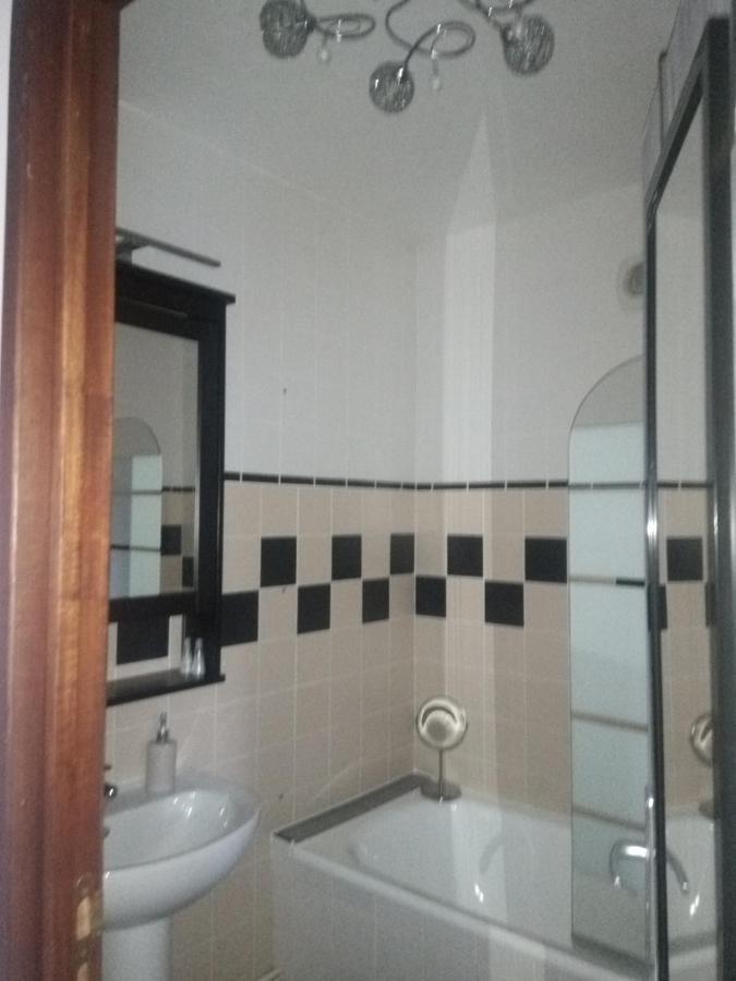 Aux Berges De Sambre Hotel Aulnoye-Aymeries Kamer foto