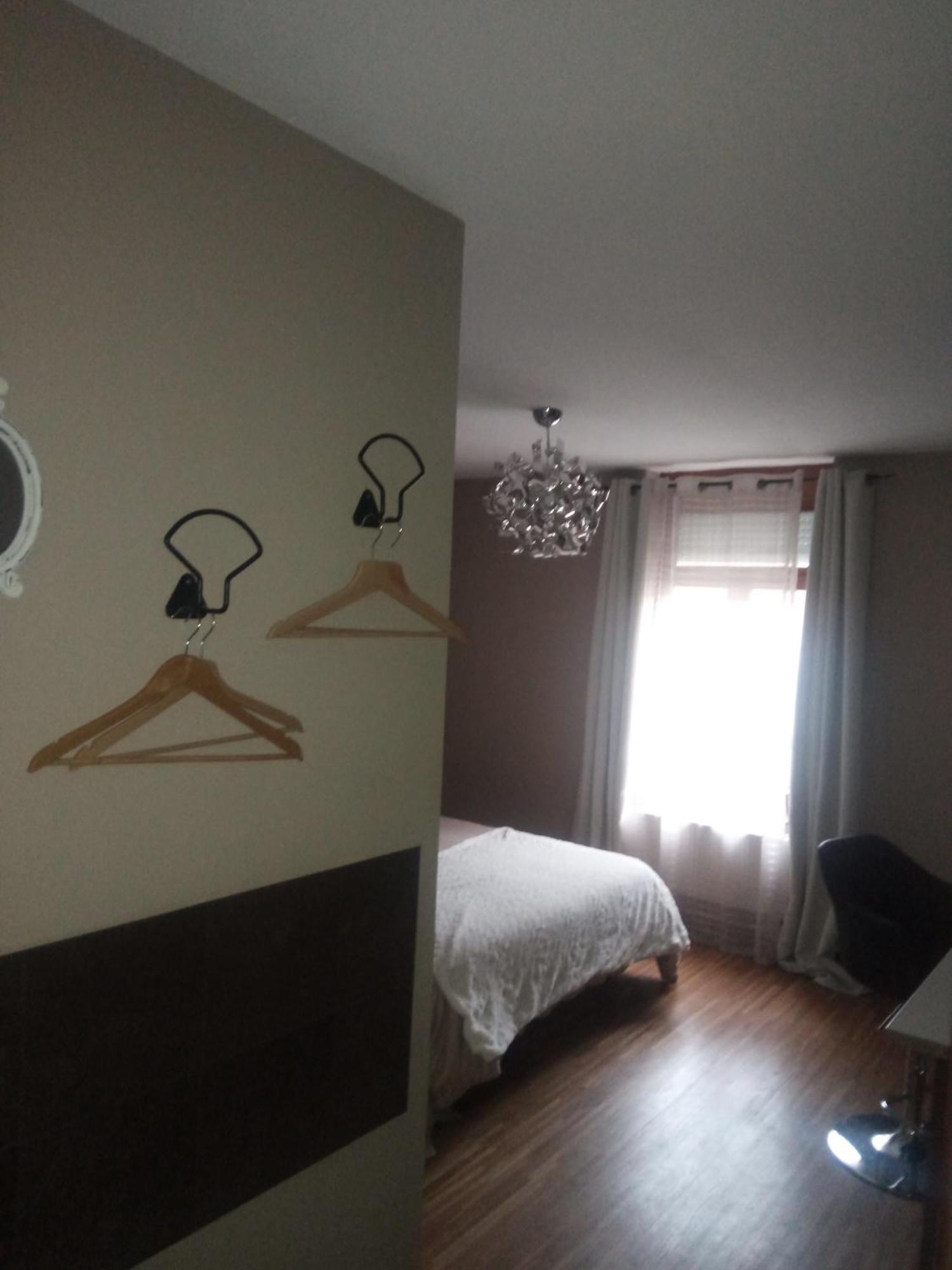 Aux Berges De Sambre Hotel Aulnoye-Aymeries Kamer foto